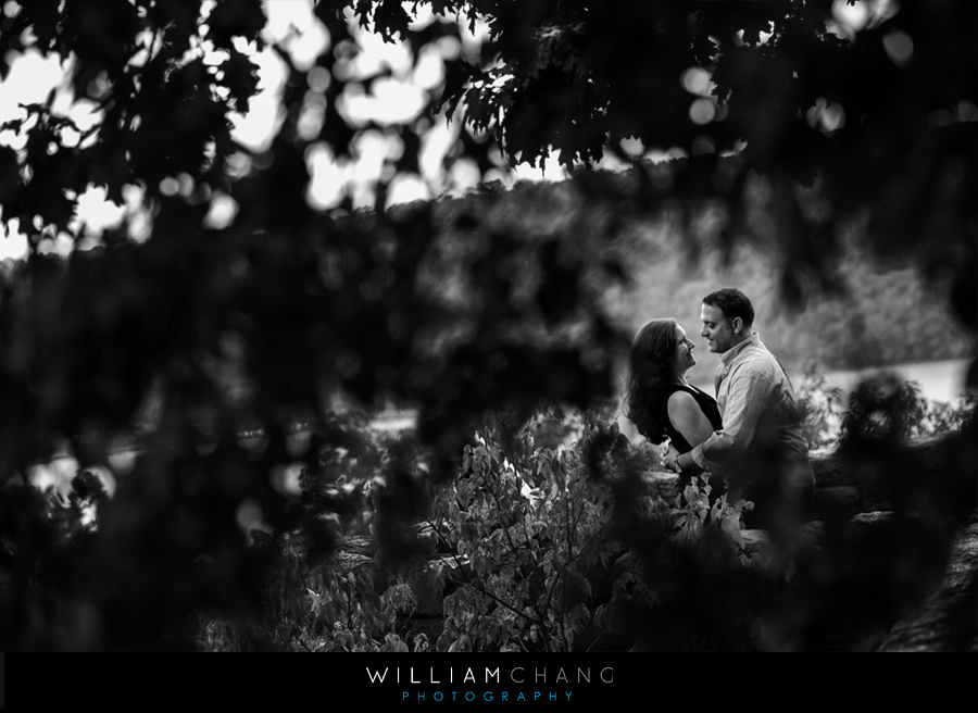 Fort-Tyron-Park-engagement-photos-03