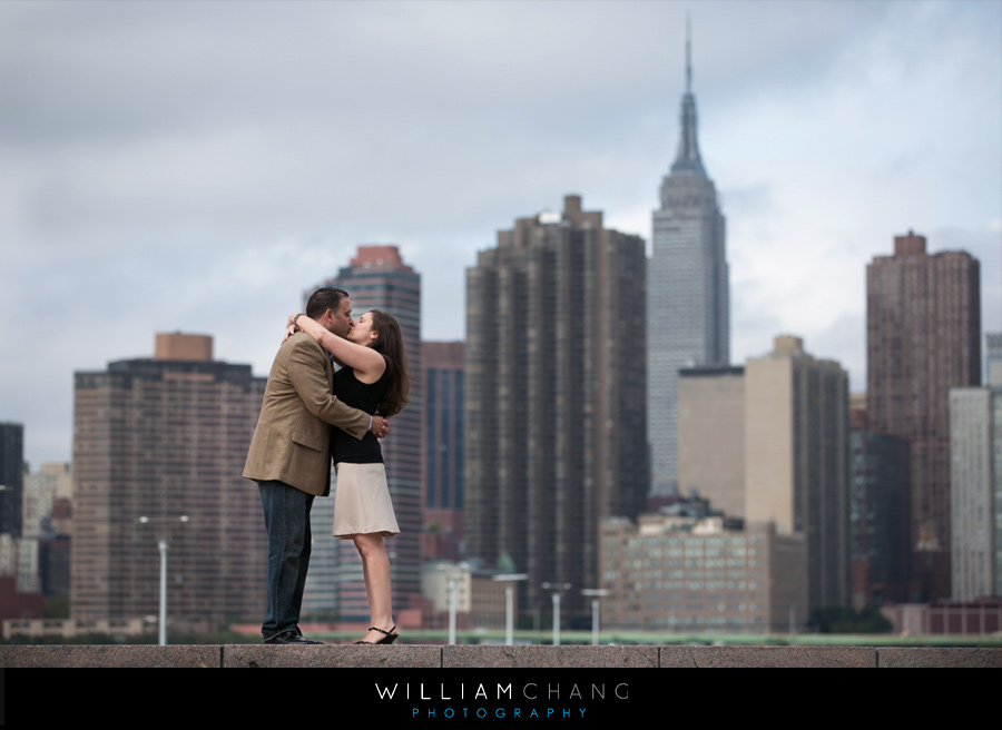 Fort-Tyron-Park-engagement-photos-05