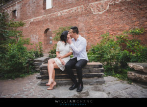 Brooklyn Bridge Park Dumbo engagement photos